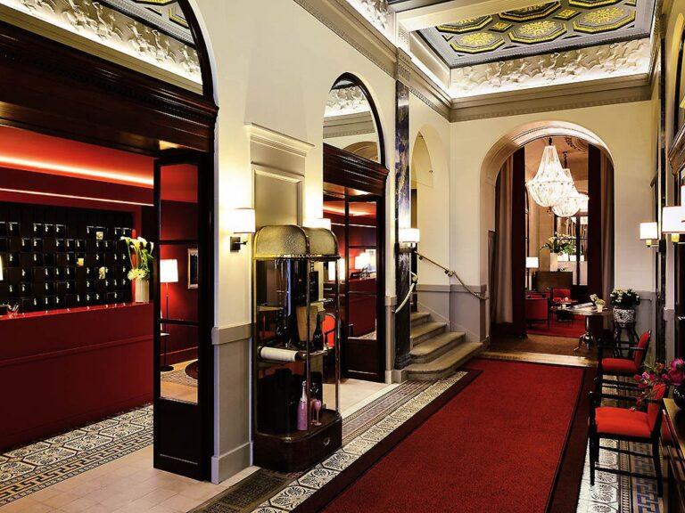http://www.accorhotels.com/2950