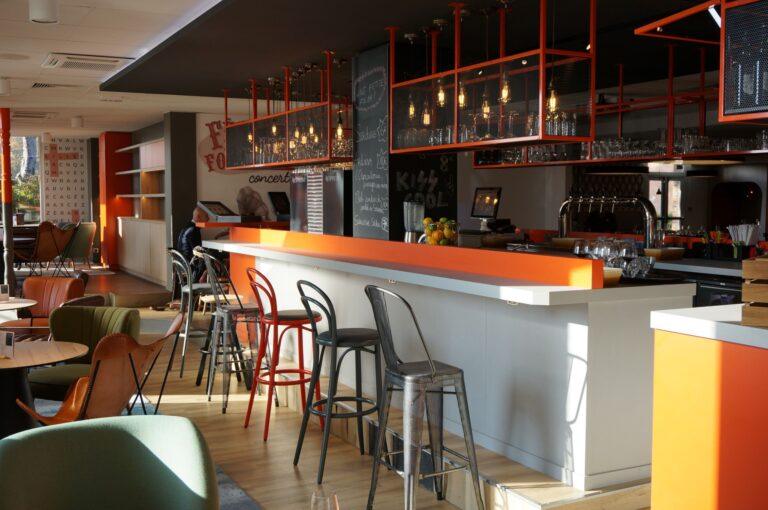 Bar-Droit-photo-MLA-Celine-Lavigne-scaled-1.jpg