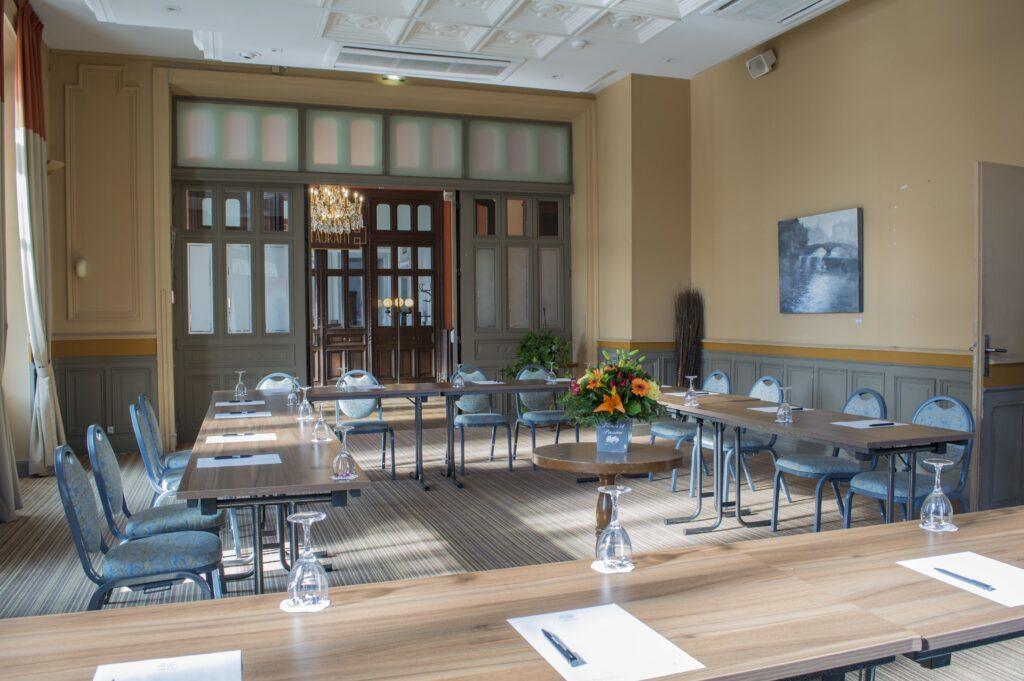 Hotel-du-Parc-Salle-Pyrenees-1.jpg