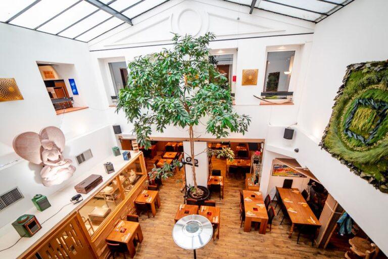 Atrium-1.jpg