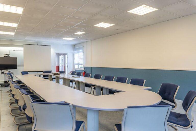 azureva-baule-pornichet-1lieu1salle-conference.jpg