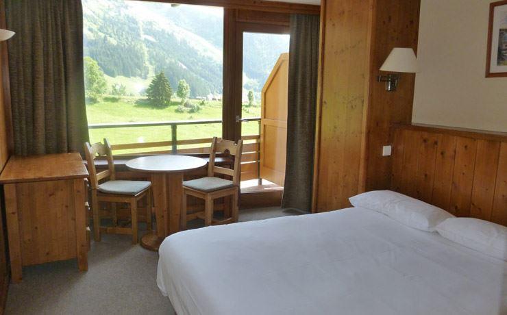 azureva-clusaz-confins-1lieu1salle-seminaires.jpg
