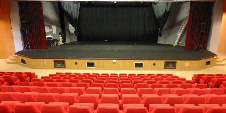 azureva-karellis-1lieu1salle-conferences.jpg