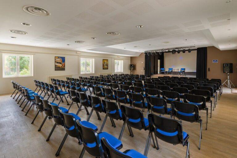 azureva-londe-maures-1lieu1salle-seminaires.jpg