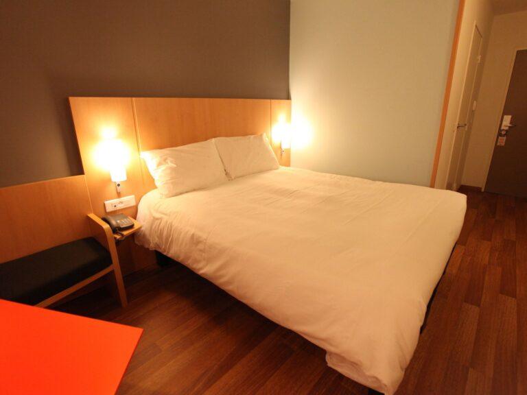 https://www.accorhotels.com/9121
