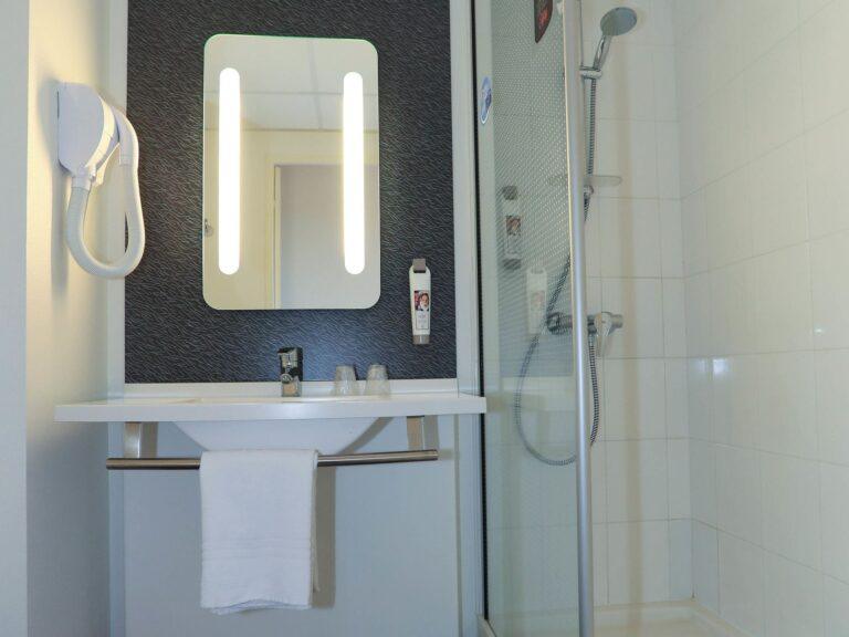 https://www.accorhotels.com/9121