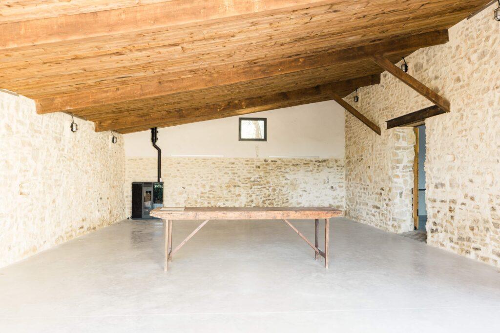 terre-ugo-1lieu1salle-meeting.jpg
