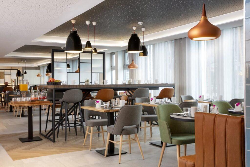 hilton-garden-orly-airport-1lieu1salle-reunion.jpg