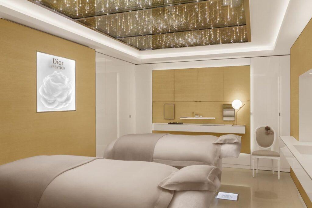 plaza-athenee-olevene-meeting.jpg