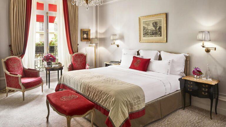 plaza-athenee-olevene-reunion.jpg