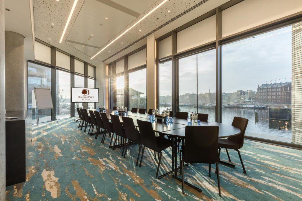 doubletree-amsterdam-centraal-1lieu1salle-conference.jpg