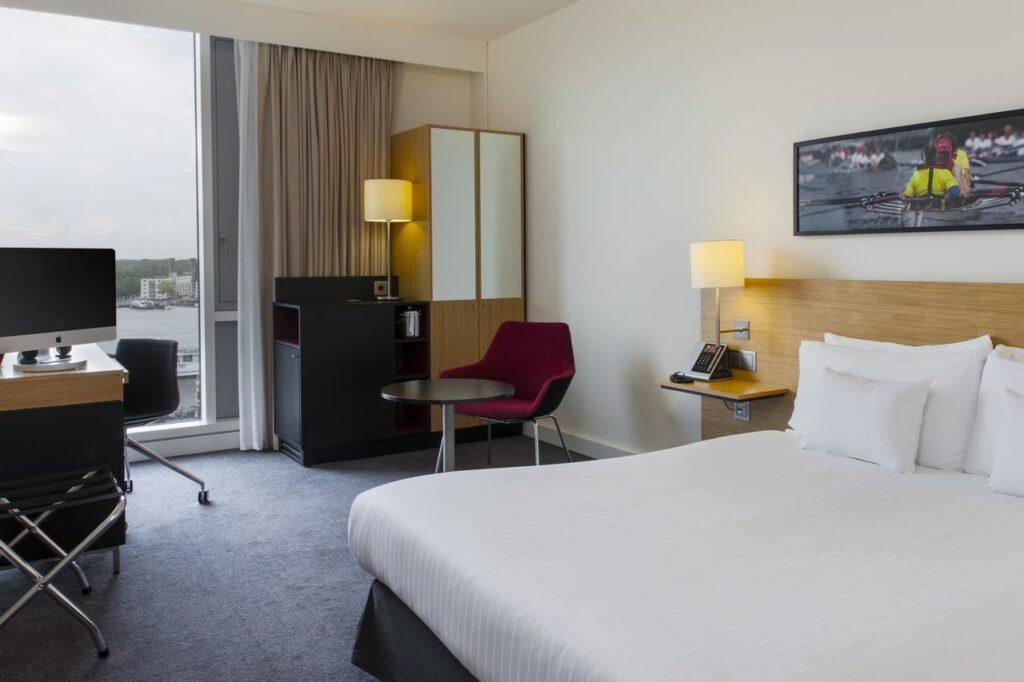doubletree-amsterdam-centraal-1lieu1salle-reunion.jpg