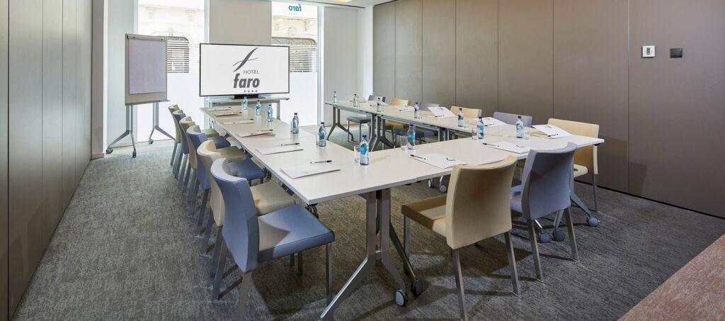 hotel-faro-beach-club-1lieu1salle-meeting.jpg