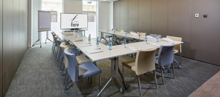 hotel-faro-beach-club-1lieu1salle-meeting.jpg