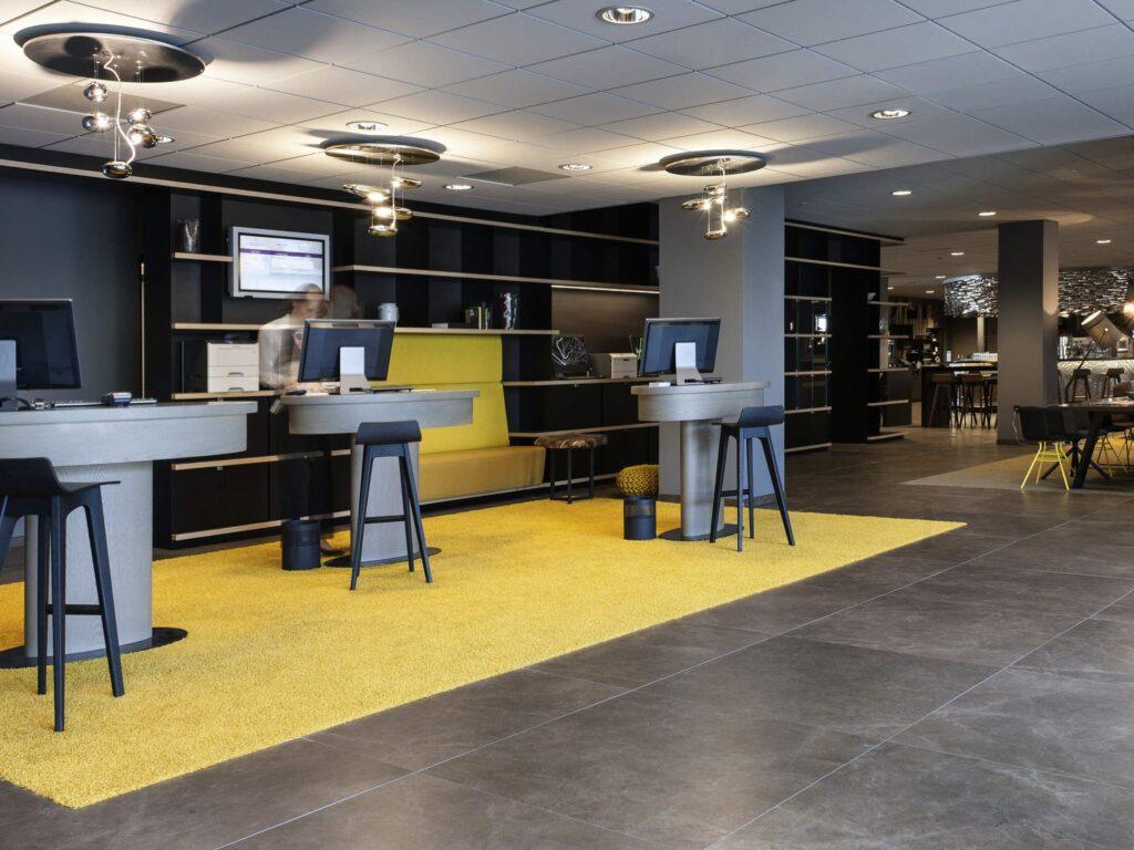 https://all.accor.com/1244