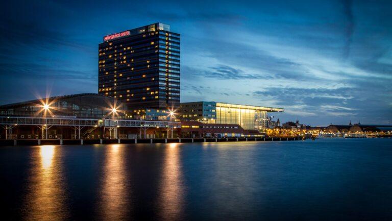 movenpick-amsterdam-city-centre-1lieu1salle-event.jpg