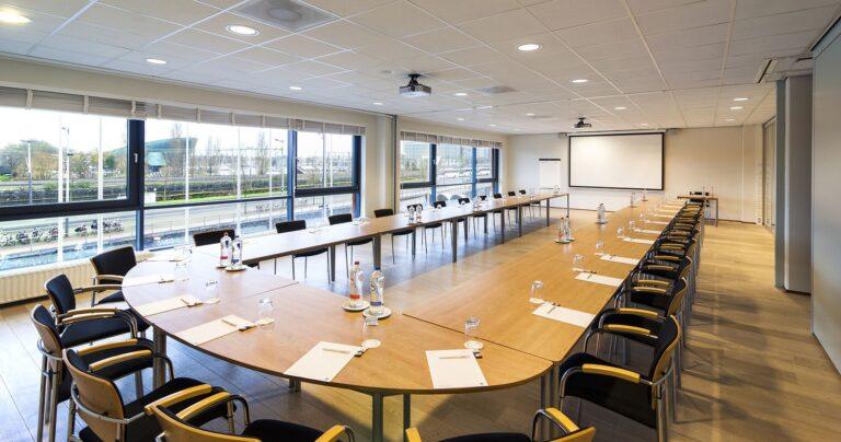 movenpick-amsterdam-city-centre-1lieu1salle-meeting.jpg