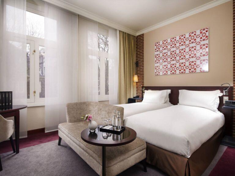 https://all.accor.com/2783