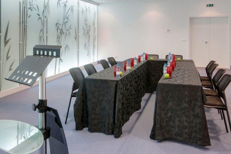 tryp-coimbra-1lieu1salle-meeting.jpg