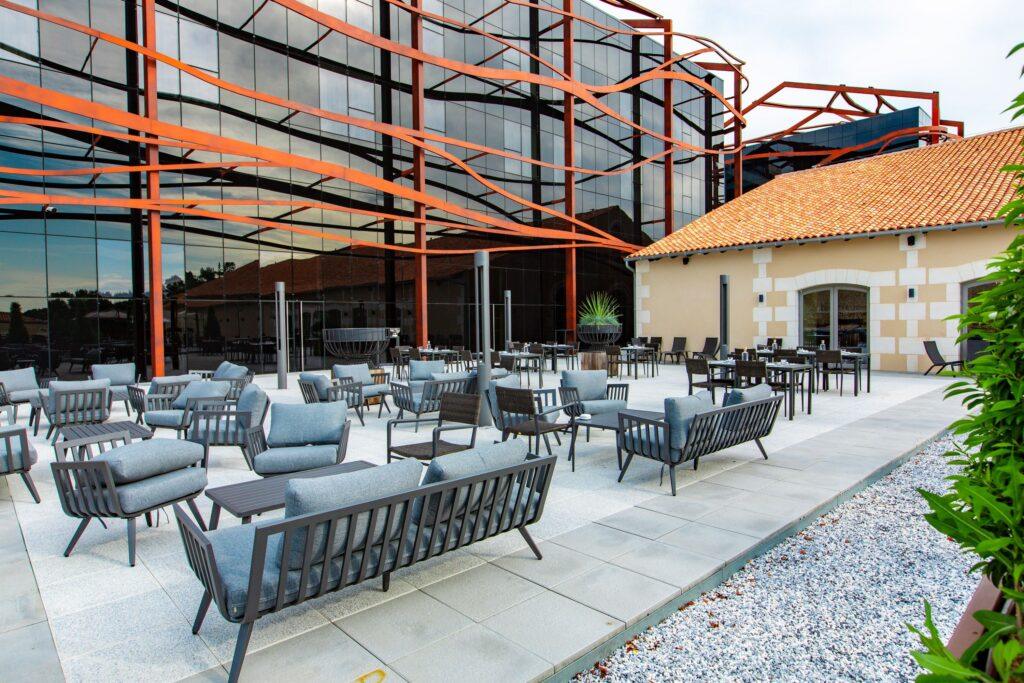 3000X2000_PX_72_DPI-Terrace_Brasserie-La-Distillerie-Chais-Monnet-@Jonathan-Bruneteau-AZ5A1594.jpg