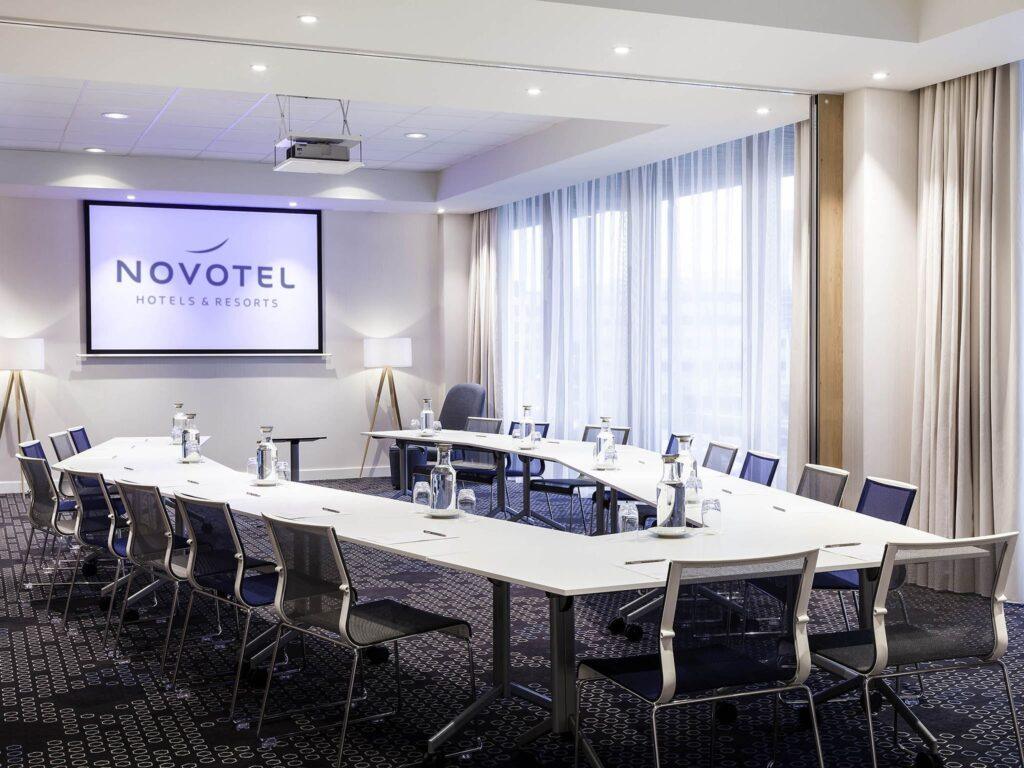 http://www.accorhotels.com/7060