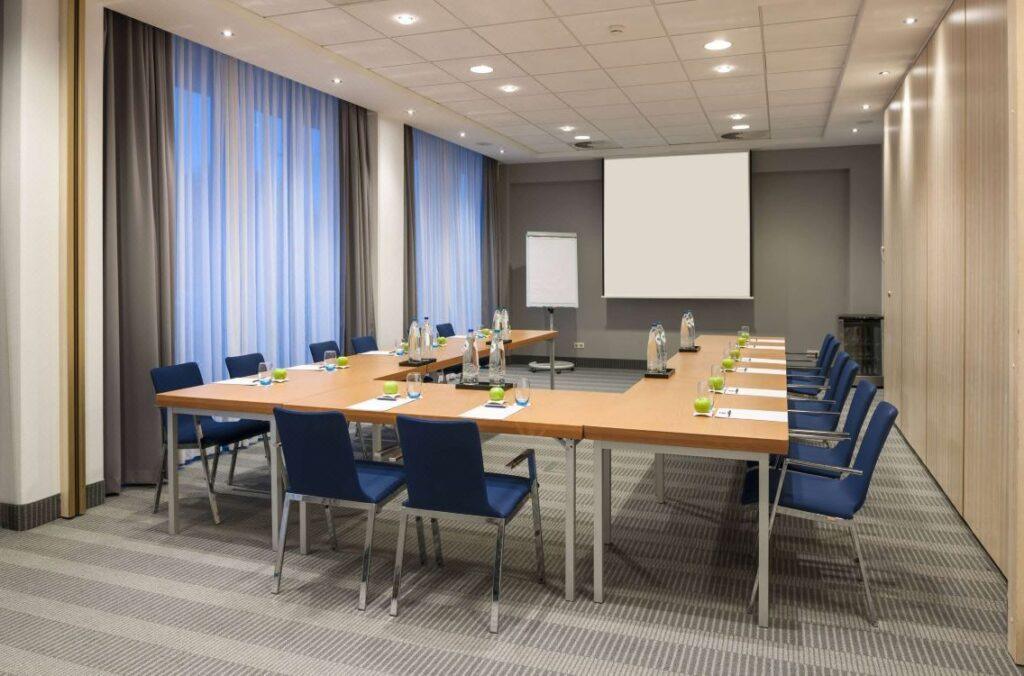 ramada-amsterdam-schiphol-1lieu1salle-conferences.jpg