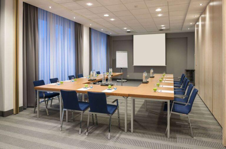 ramada-amsterdam-schiphol-1lieu1salle-conferences.jpg