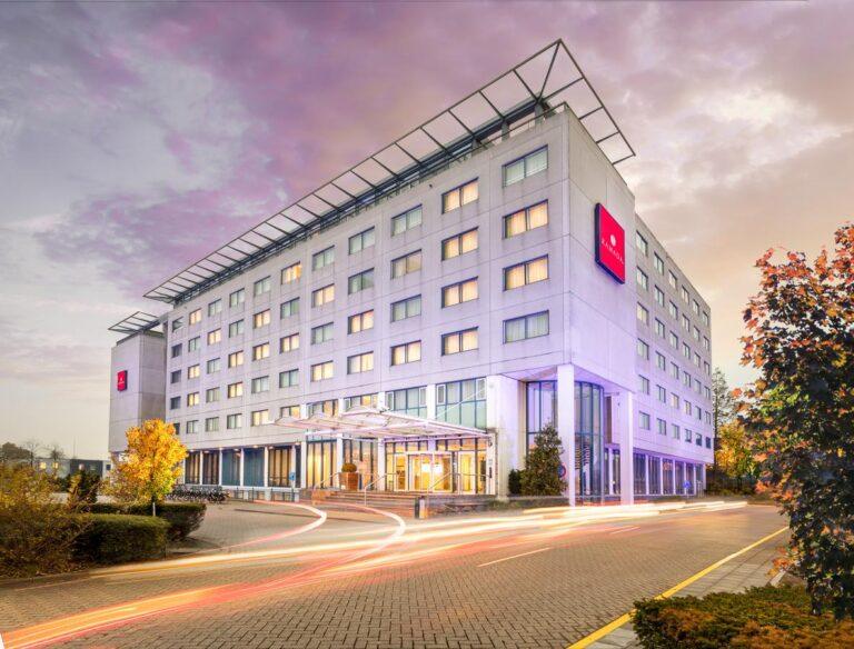 ramada-amsterdam-schiphol-1lieu1salle-event.jpg