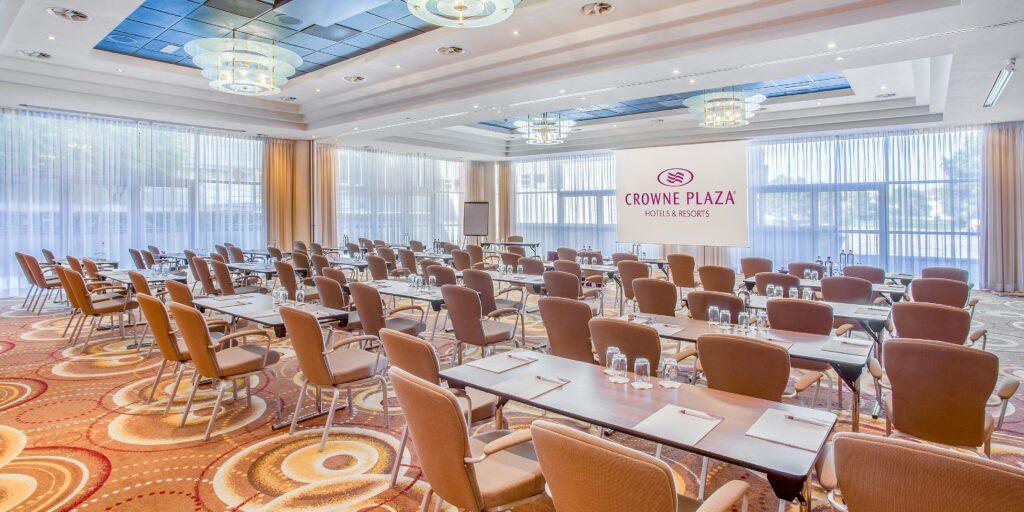 crowne-plaza-maastricht-1lieu1salle-conference.jpg