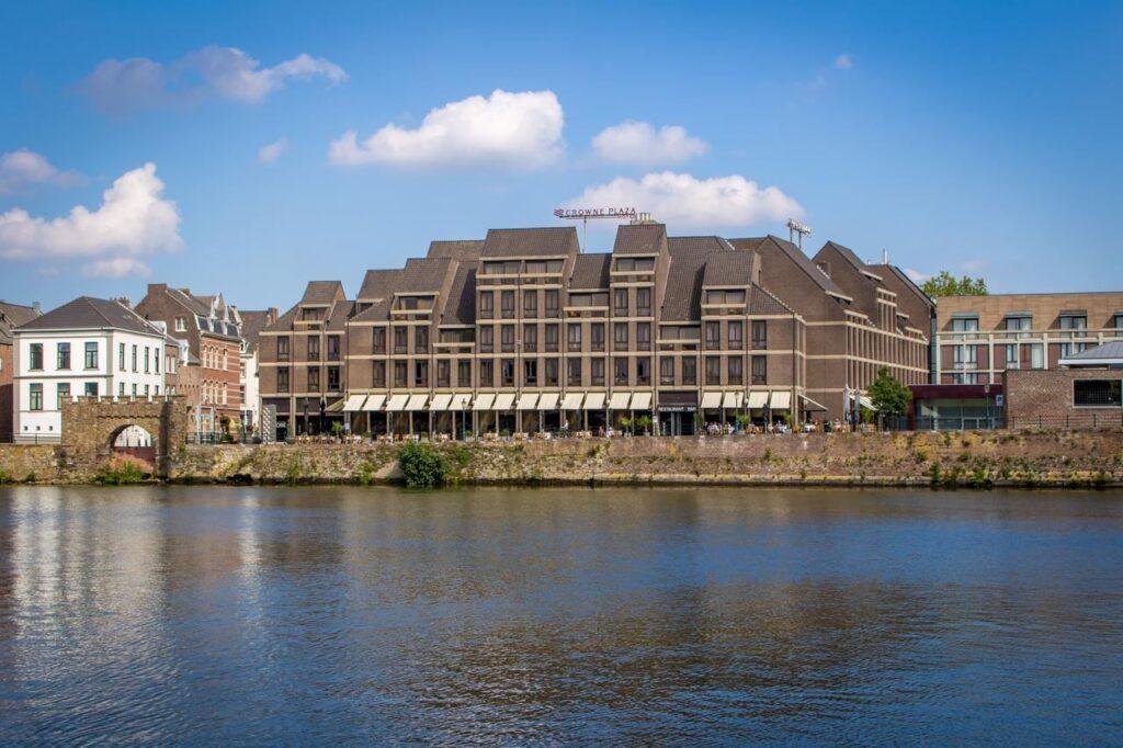 crowne-plaza-maastricht-1lieu1salle-event.jpg