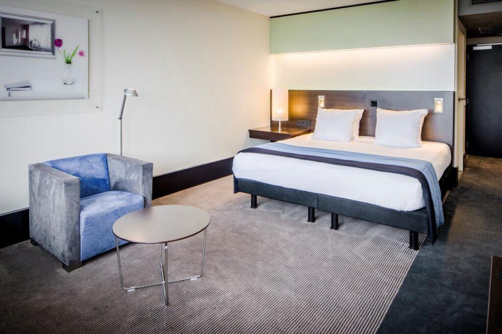 holiday-inn-eindhoven-1lieu1salle-conference.jpg