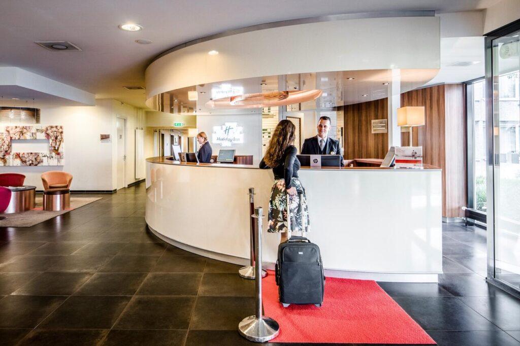 holiday-inn-eindhoven-1lieu1salle-reunion.jpg