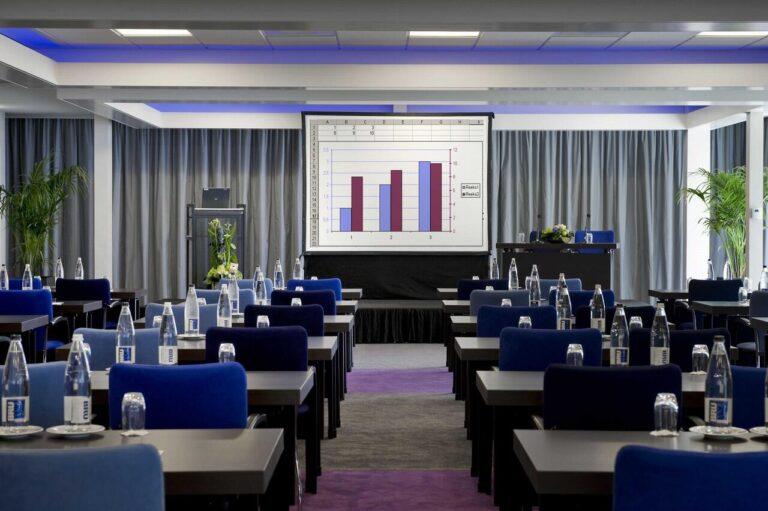 holiday-inn-eindhoven-1lieu1salle-seminaires.jpg