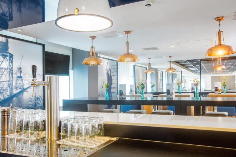 holiday-inn-express-rotterdam-1lieu1salle-evenement.jpg