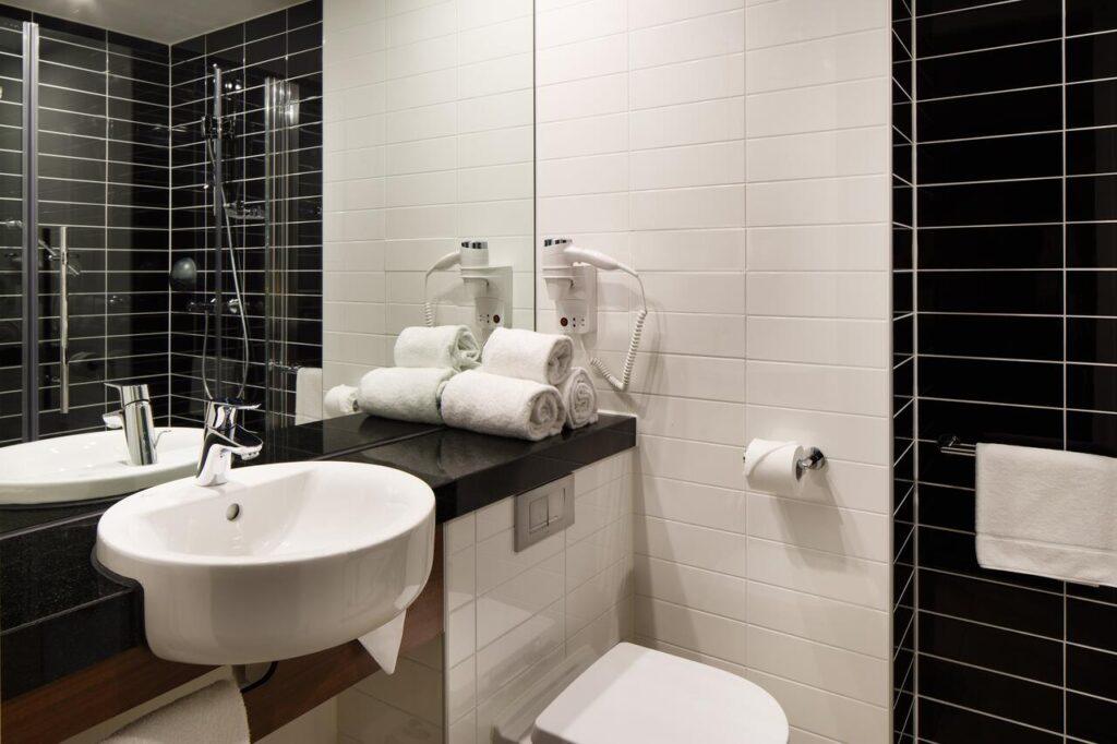 holiday-inn-express-rotterdam-1lieu1salle-seminaires.jpg
