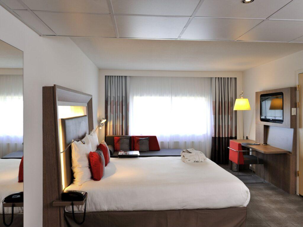 https://www.accorhotels.com/5389