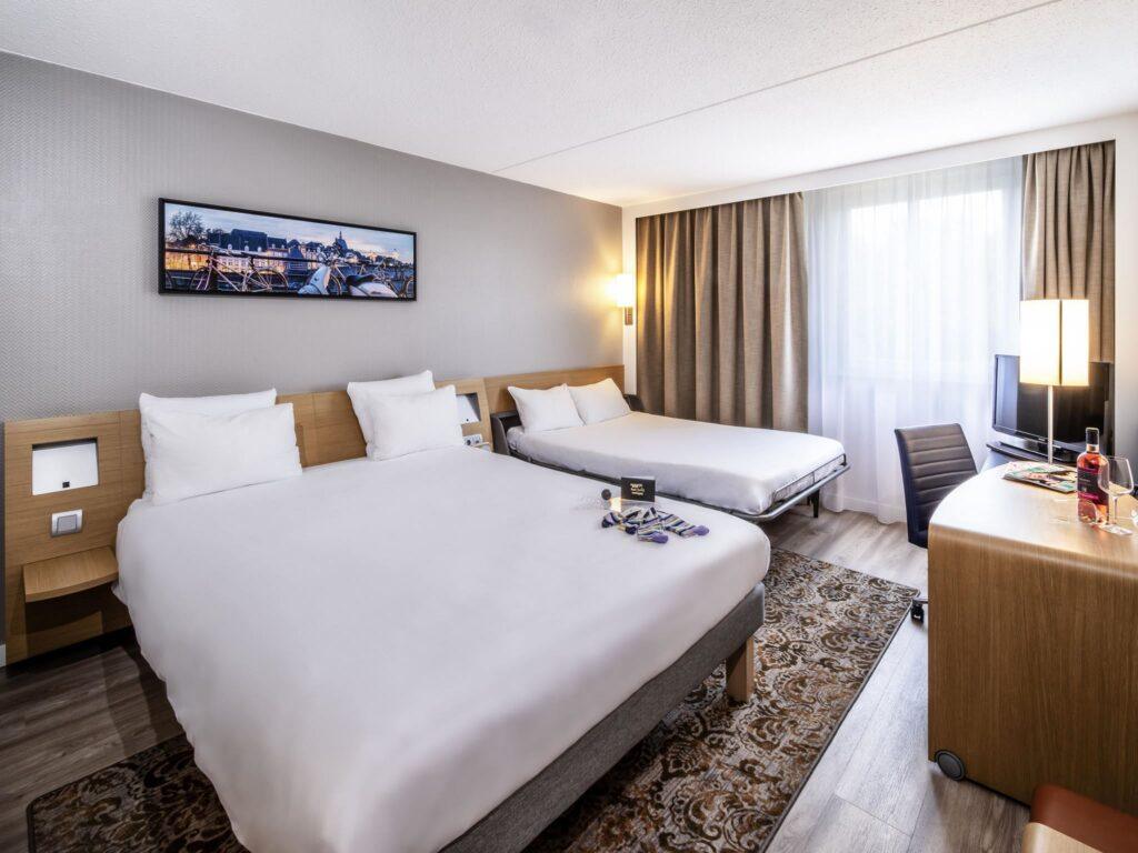 https://www.accorhotels.com/1018