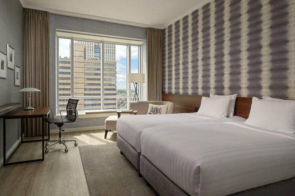 rotterdam-marriott-1lieu1salle-reunion.jpg