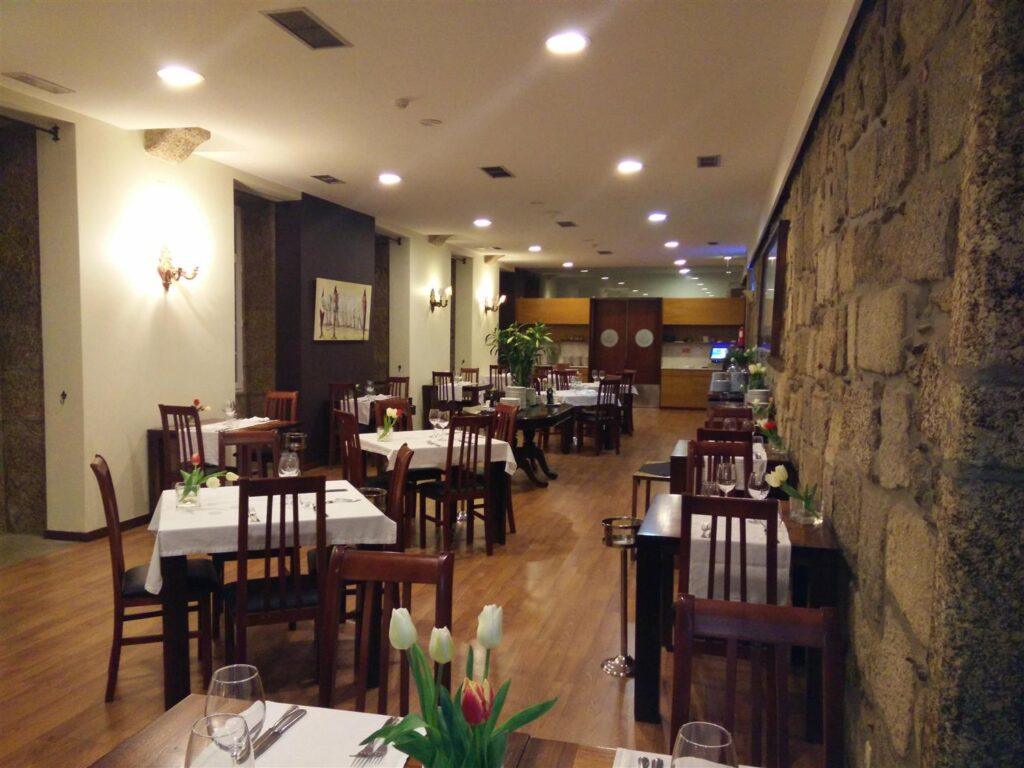 golden-tulip-braga-1lieu1salle-banquet.jpg