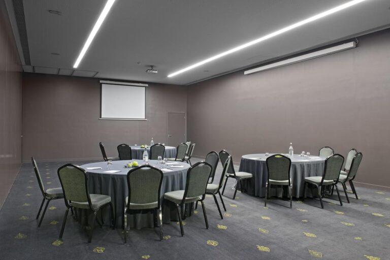 melia-braga-1lieu1salle-meeting.jpg