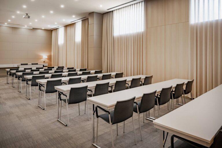 ac-hotel-porto-1lieu1salle-meetings.jpg