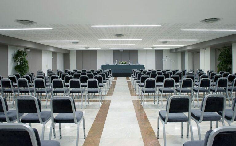 altis-grand-hotel-1lieu1salle-conference.jpg