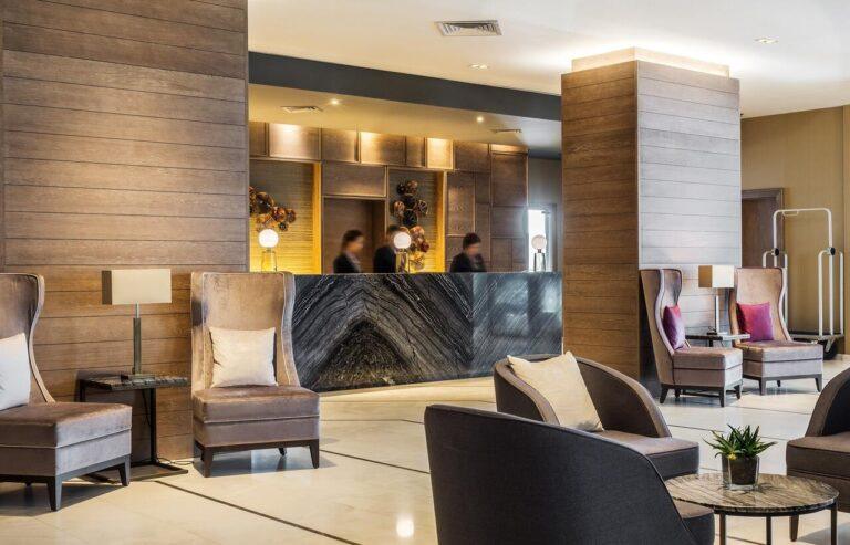 crowne-plaza-porto-1lieu1salle-meeting.jpg