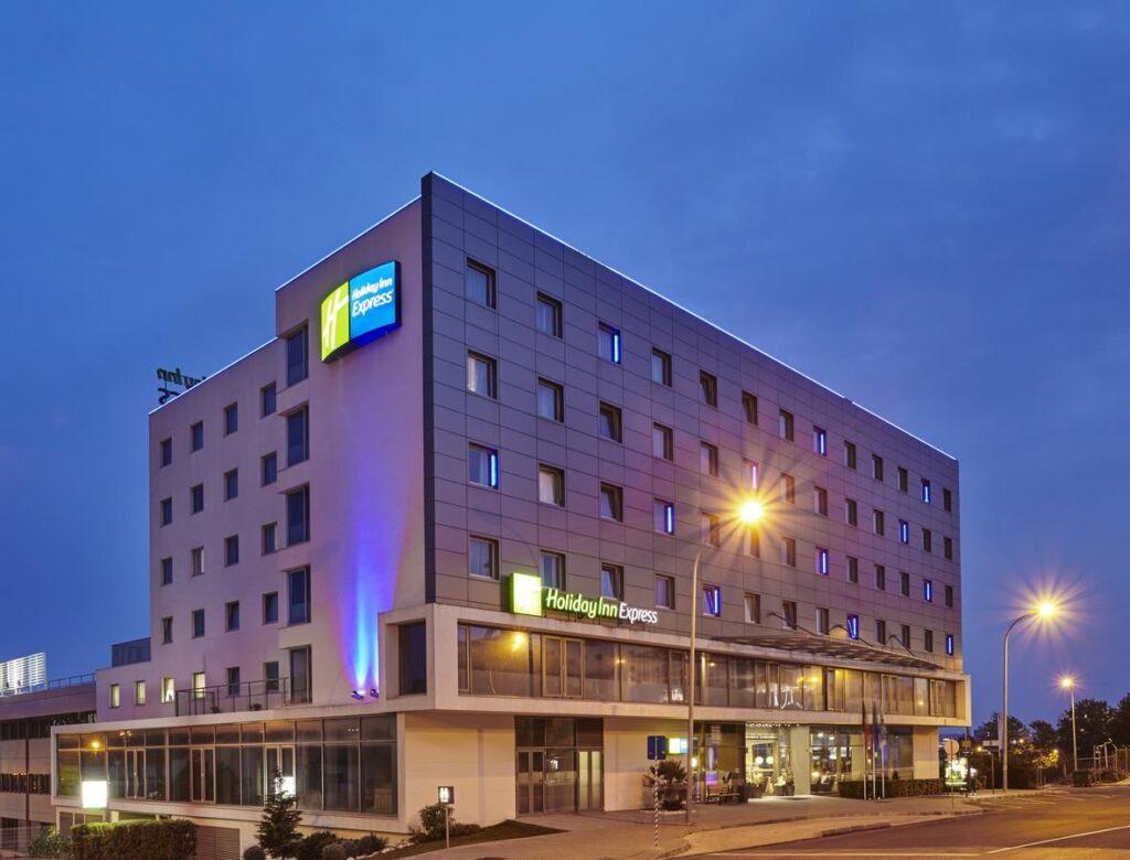 holiday-inn-express-alfragide-1lieu1salle-event.jpg