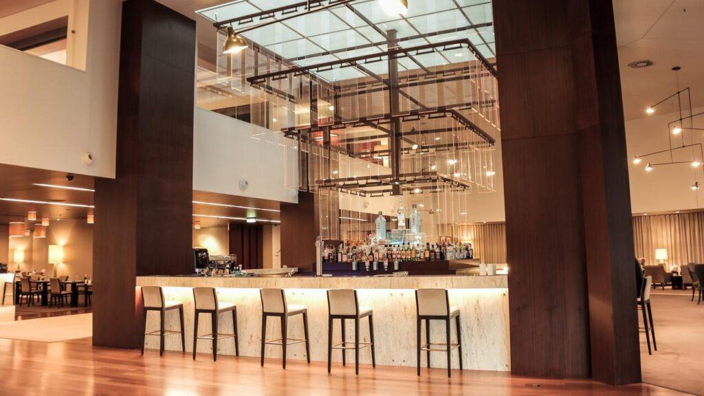 holiday-inn-porto-gaia-1lieu1salle-meetings.jpg