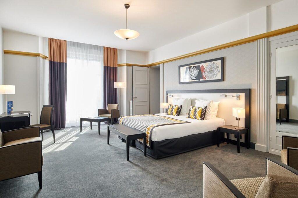 hotel-spa-splendid-1lieu1salle-reunions.jpg