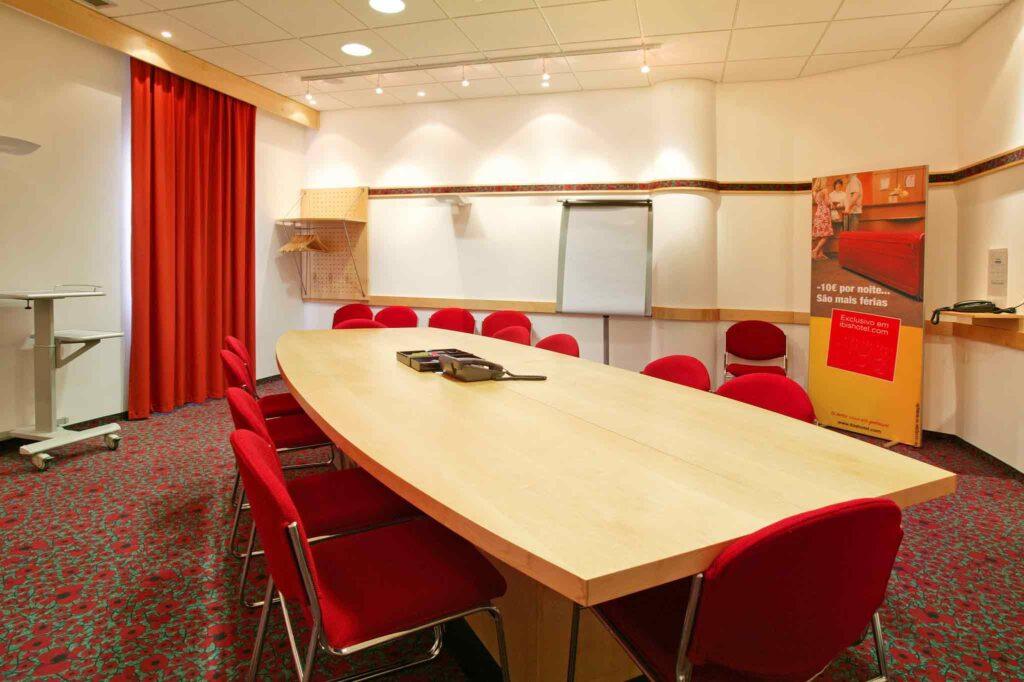 ibis-lisboa-alfragide-1lieu1salle-seminaires.jpg