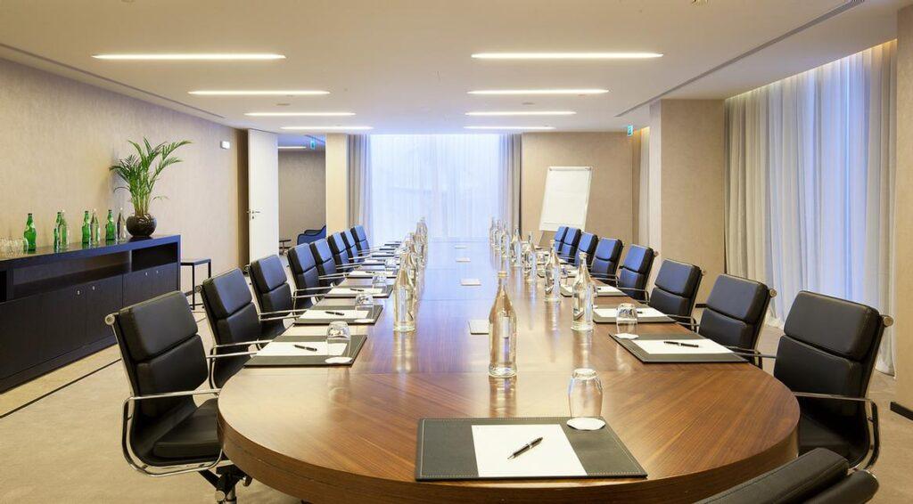 intercontinental-estoril-1lieu1salle-meeting.jpg
