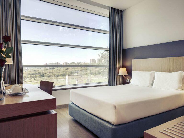 http://www.accorhotels.com/A040