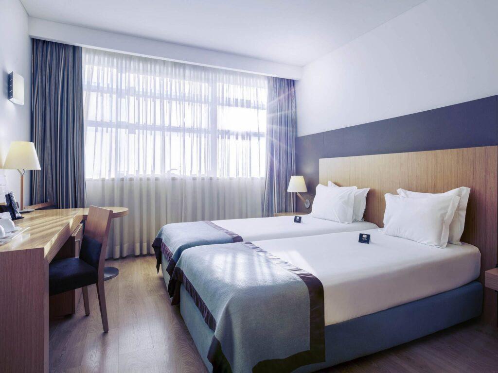 http://www.accorhotels.com/A040